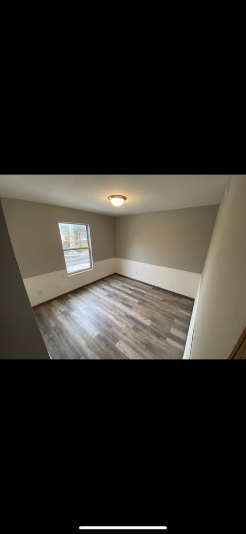 5 beds, 1.5 baths, 1,352 sqft, $3,750, Unit B