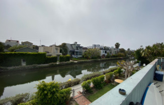 2614 1/2 GRAND CANAL