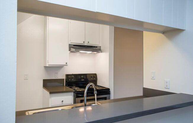 2 beds, 1.5 baths, 990 sqft, $2,395, Unit 242