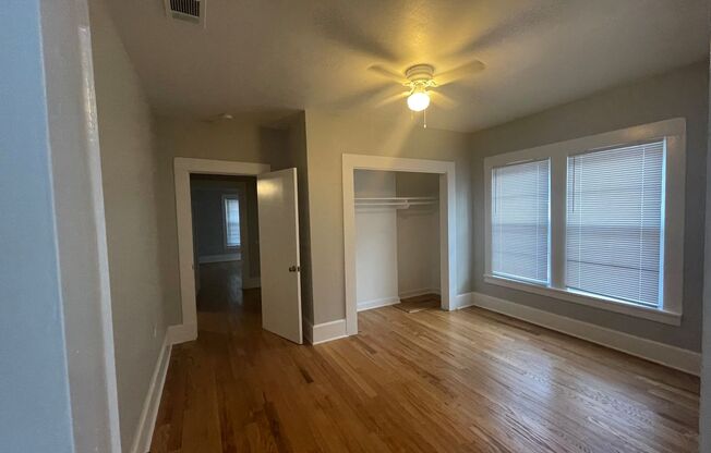 2 beds, 1 bath, $1,295