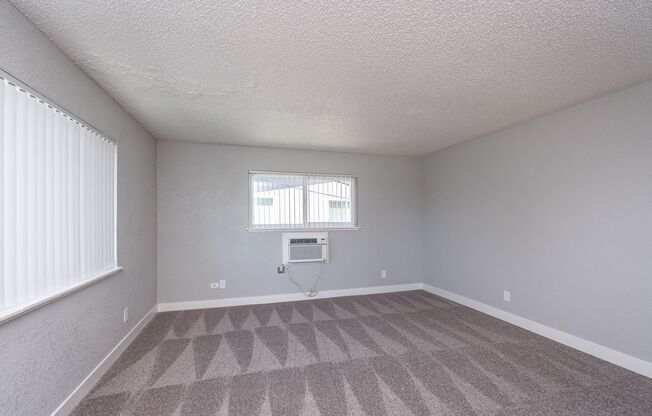 2 beds, 1 bath, 880 sqft, $1,450, Unit 96-4