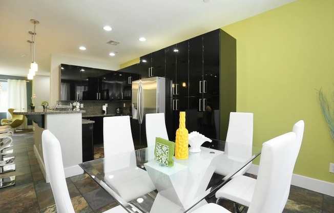COMING SOON!!  LUXURY 3BD/2.5BA TOWNHOUSE! FURNISHED!