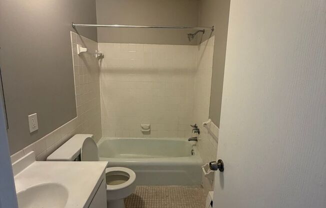 1 bed, 1 bath, $1,250, Unit 1053304