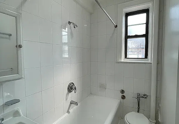 37 15 81 ST