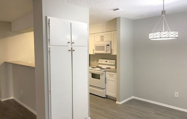 11800 Alpheus Avenue