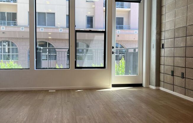 Studio, 1 bath, 406 sqft, $2,095, Unit 213