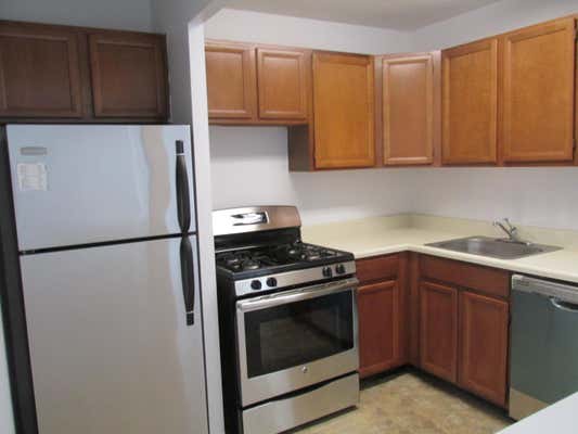 1 bed, 1 bath, 700 sqft, $2,700, Unit 17D