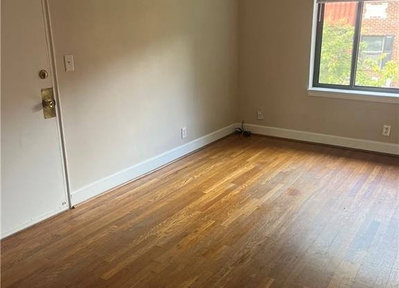692 ARGONNE AVE