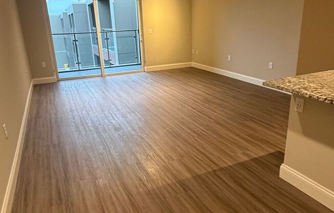 3 beds, 2 baths, 1,549 sqft, $2,600, Unit 301