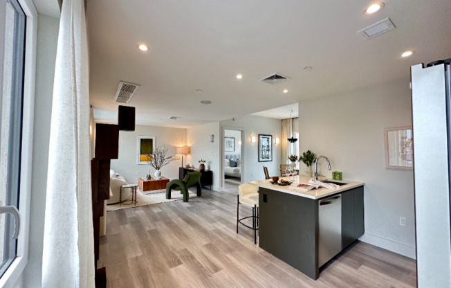 2605 SNYDER AVE