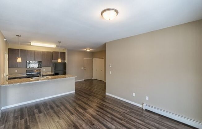 3 beds, 2 baths, 1,315 sqft, $1,580, Unit 201