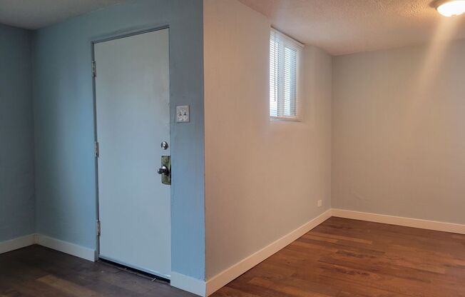 2 beds, 1 bath, $1,600, Unit # 2