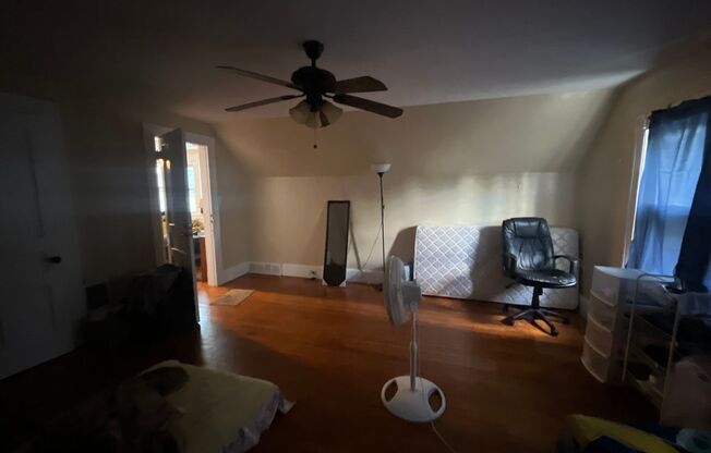3 beds, 1 bath, 1,011 sqft, $2,500, Unit 19 Woodland St. - 3rd Fl