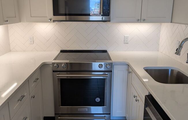 2 beds, 2 baths, $3,780, Unit 4A