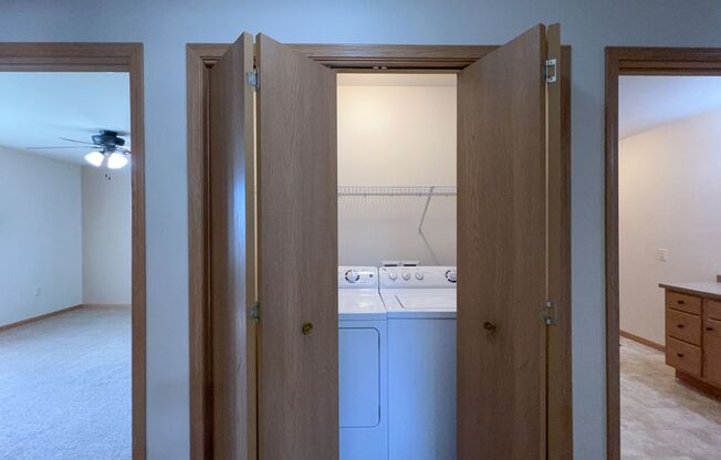 3 beds, 2 baths, 1,319 sqft, $1,470, Unit WI 3550-87