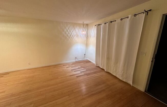 1 bed, 1 bath, $2,200, Unit UNIT 2