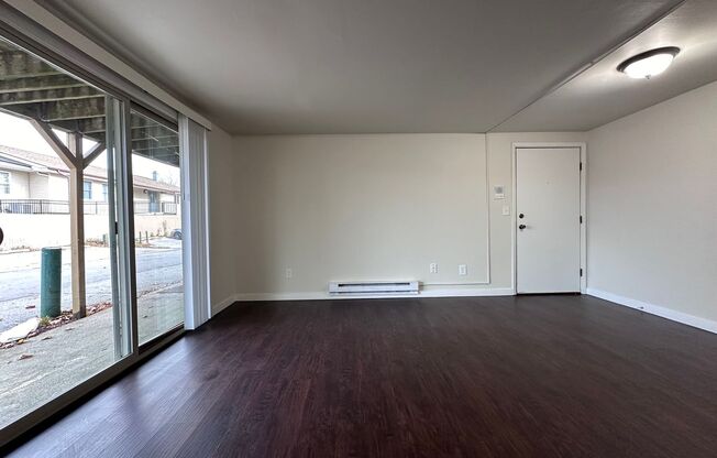 1 bed, 1 bath, $825, Unit Apt. 2