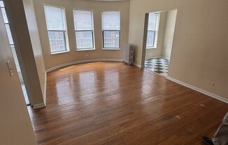 7726 North Marshfield