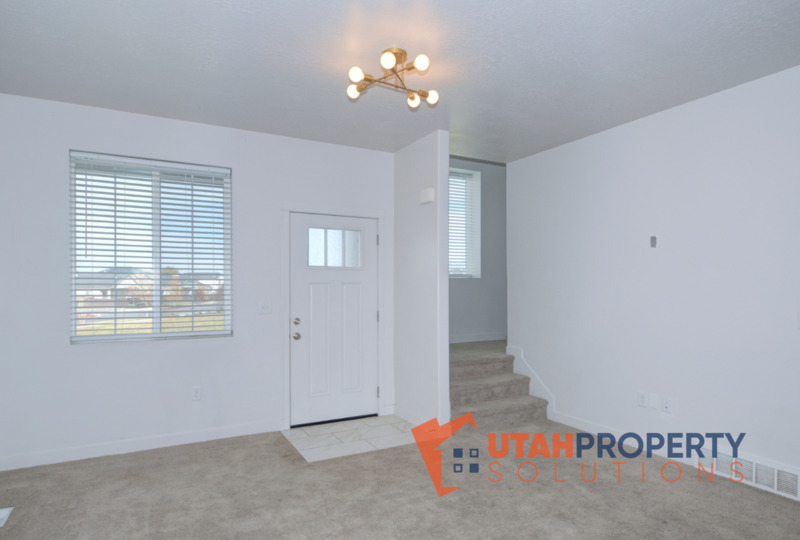 1108 W EMERALD POOLS LN