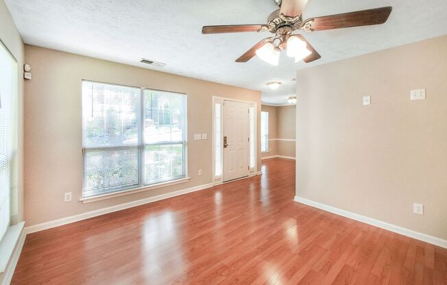 Inviting 3-Bedroom, 2.5-Bath Home in Quiet Cul-de-Sac – Springchase Community, Austell