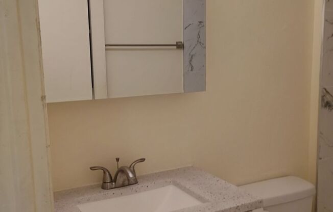 2 beds, 1 bath, $1,350