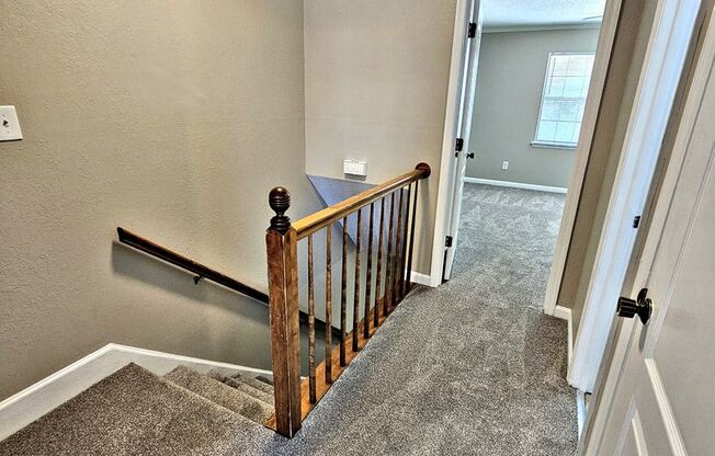 2 beds, 1.5 baths, 1,250 sqft, $975, Unit 2420 #1