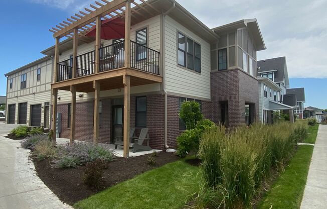 1 bed, 1 bath, 853 sqft, $1,395, Unit 10474 S. 131st Street Unit 202 A853 4P