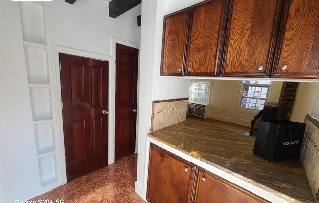 137 East 27th St