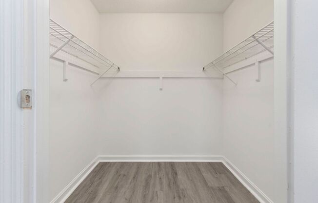 2 beds, 2 baths, $995, Unit 6