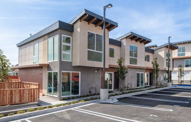 Now Leasing! Brand New Townhome Apartments in Vista