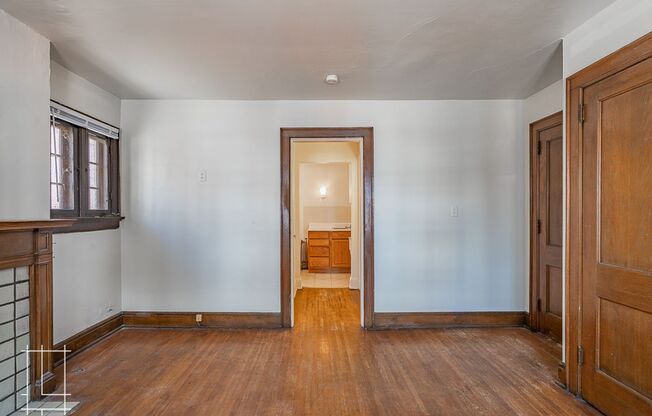 Studio, 1 bath, $915, Unit 29 W. 1st Ave Apt. 6