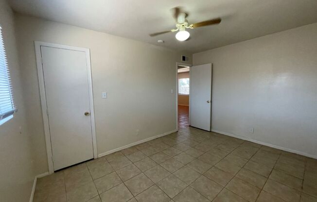 2 beds, 1 bath, 555 sqft, $1,375, Unit Unit #2