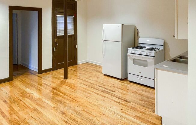 1 bed, 1 bath, 1,094 sqft, $1,595, Unit 5038-G