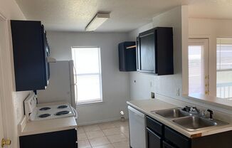 2 beds, 1 bath, $700