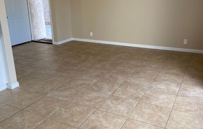 1 bed, 1 bath, 760 sqft, $1,270