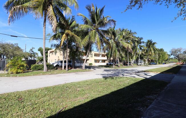 2 beds, 1 bath, 934 sqft, $1,895, Unit 22