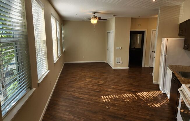 Studio, 1 bath, 448 sqft, $1,285, Unit 3-411