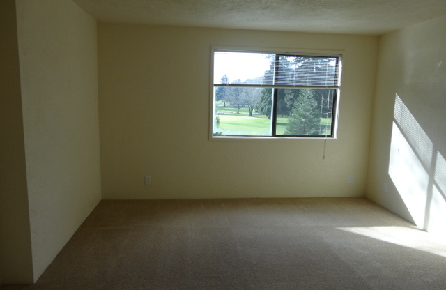 2 beds, 1.5 baths, 1,100 sqft, $1,697, Unit 1815