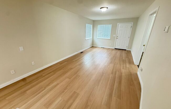 Updated 2 Bed /1 Bath Home with Spacious Yard!
