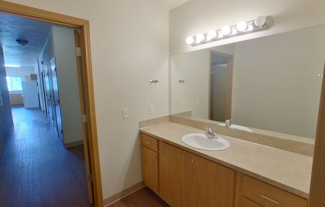 3 beds, 1.5 baths, $2,400, Unit 11