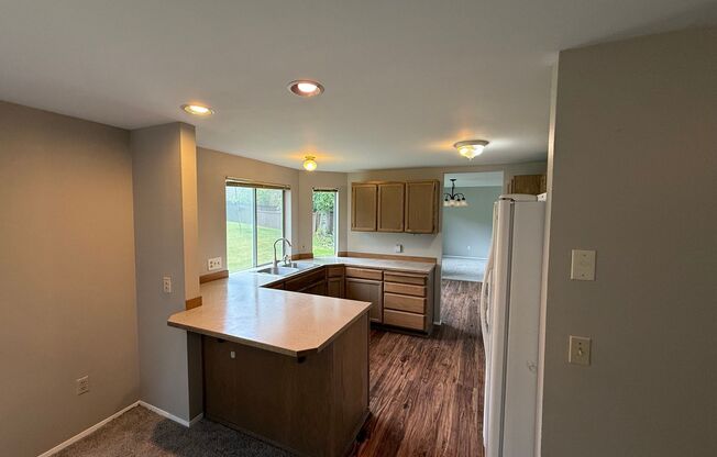 4 Bedroom 2.5 Bath. Cul-de-Sac Home. New Paint/Flooring $3550.00 mo.