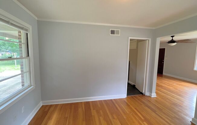 3 beds, 1 bath, $1,135