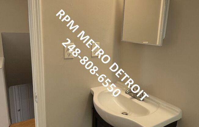 2 beds, 1 bath, $1,150, Unit (OM)