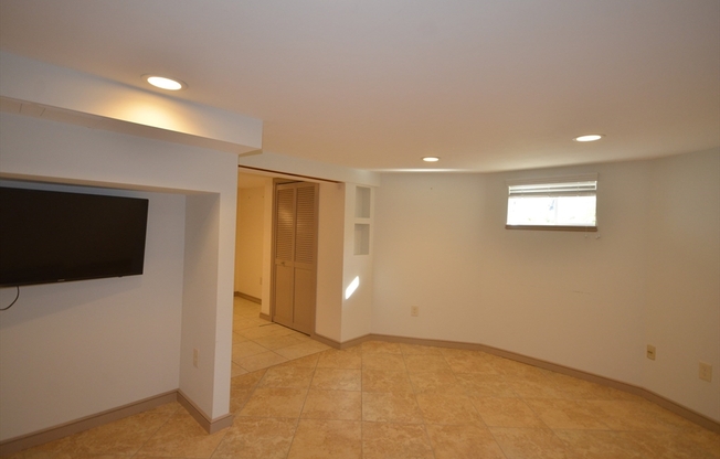 18 BENTON RD