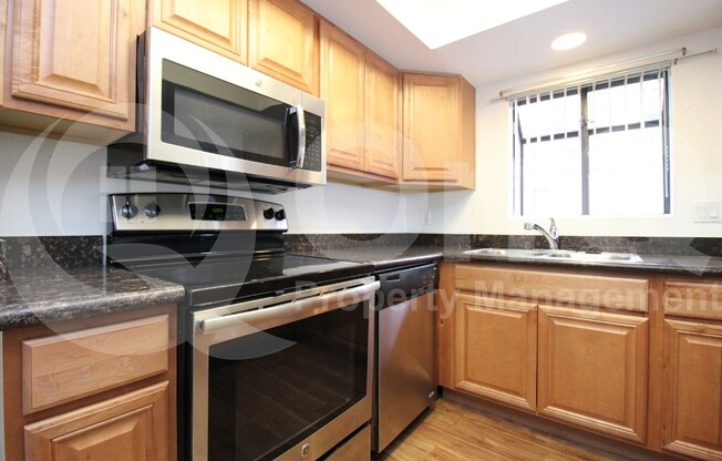 3435 W DANBURY DR