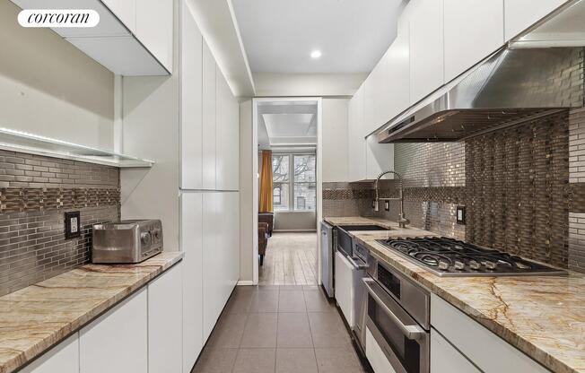 557 W 159 ST