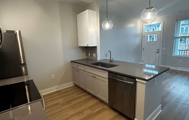 1 bed, 1 bath, $1,465