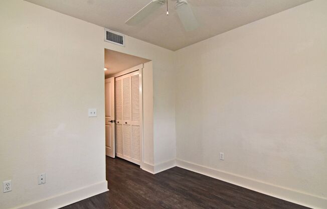 College Park Condo for LEASE