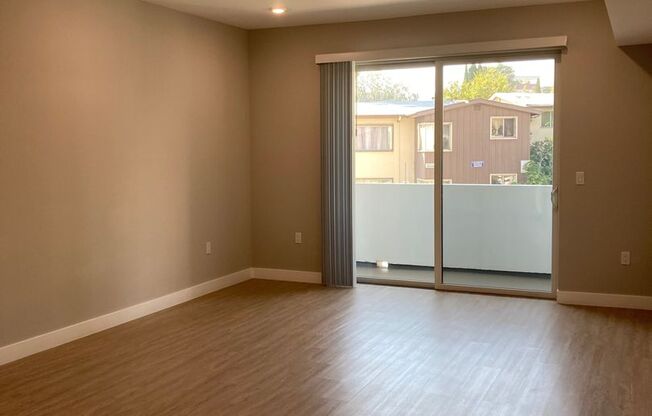 Studio, 1 bath, 574 sqft, $1,895, Unit Unit 202