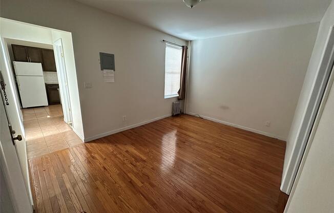 2 beds, 1 bath, 700 sqft, $2,600, Unit 3F